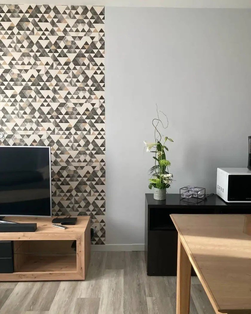 Séjour salon en peinture et papier peint 