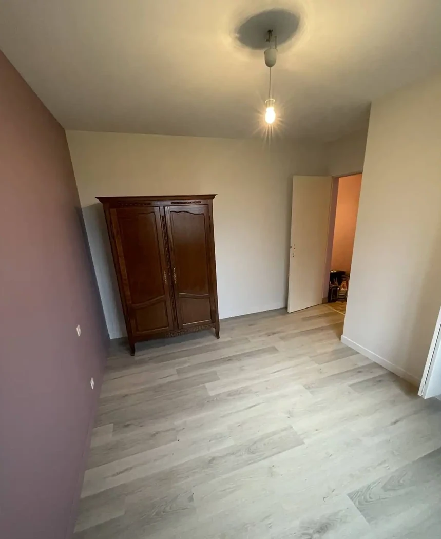 Sol pvc en lames imitation bois sous couche intégré 